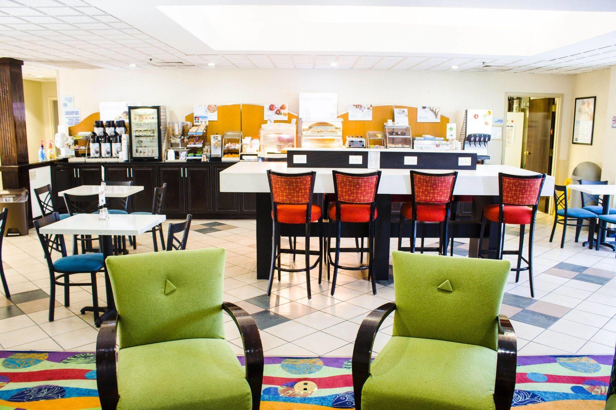 Holiday Inn Express & Suites - Morehead City By Ihg Exterior photo